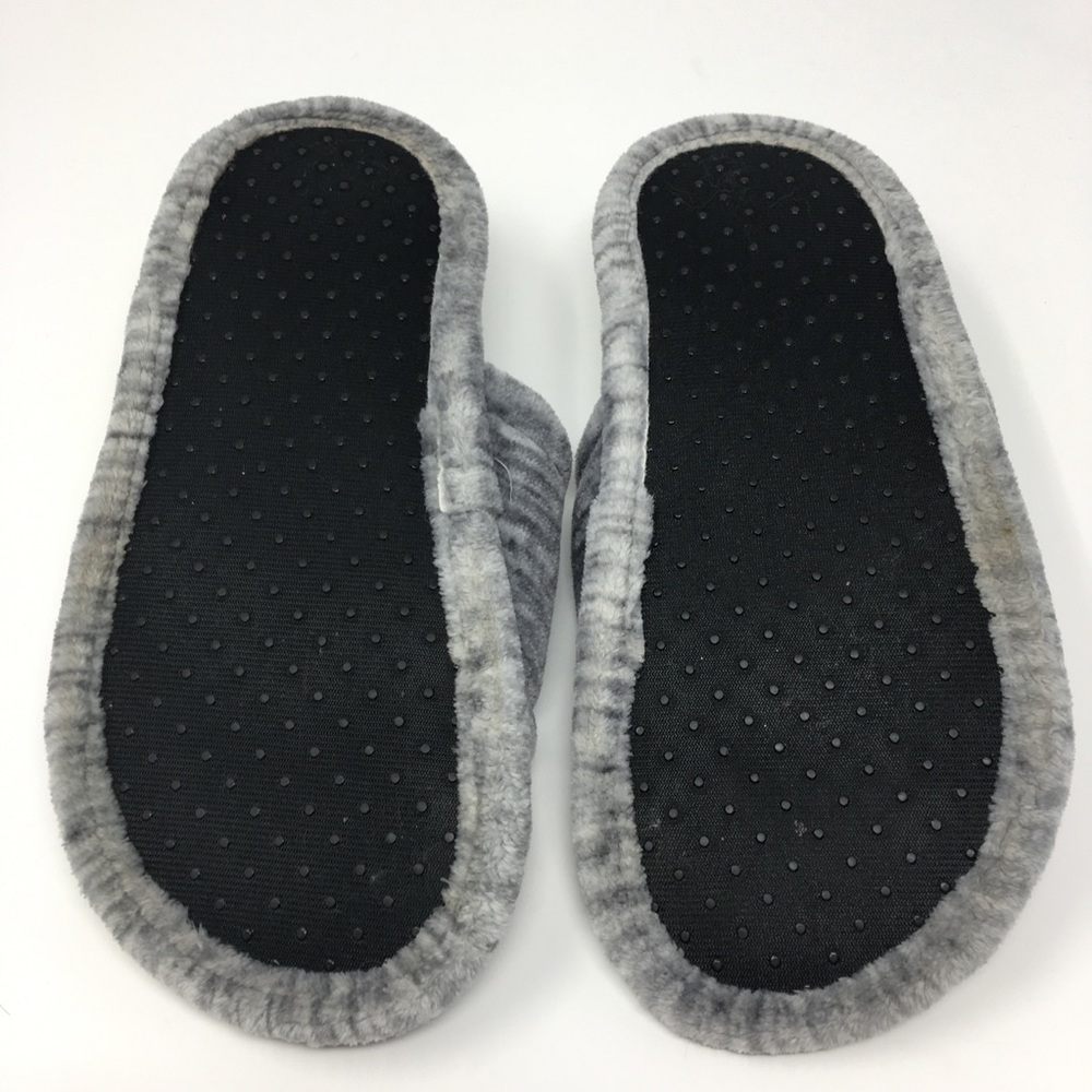 Pink Victoria’s Secret grey/white house slippers - Picture 4 of 4